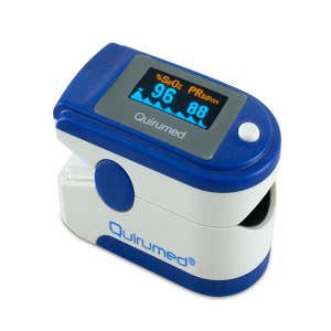 Portable pulse oximeter oxygen saturation and pulse rate measurement with plethysmographic wave